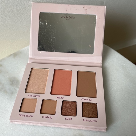 Wander Beauty sunkissed getaway eyeshadow and blush / bronzer palette - Picture 6 of 7